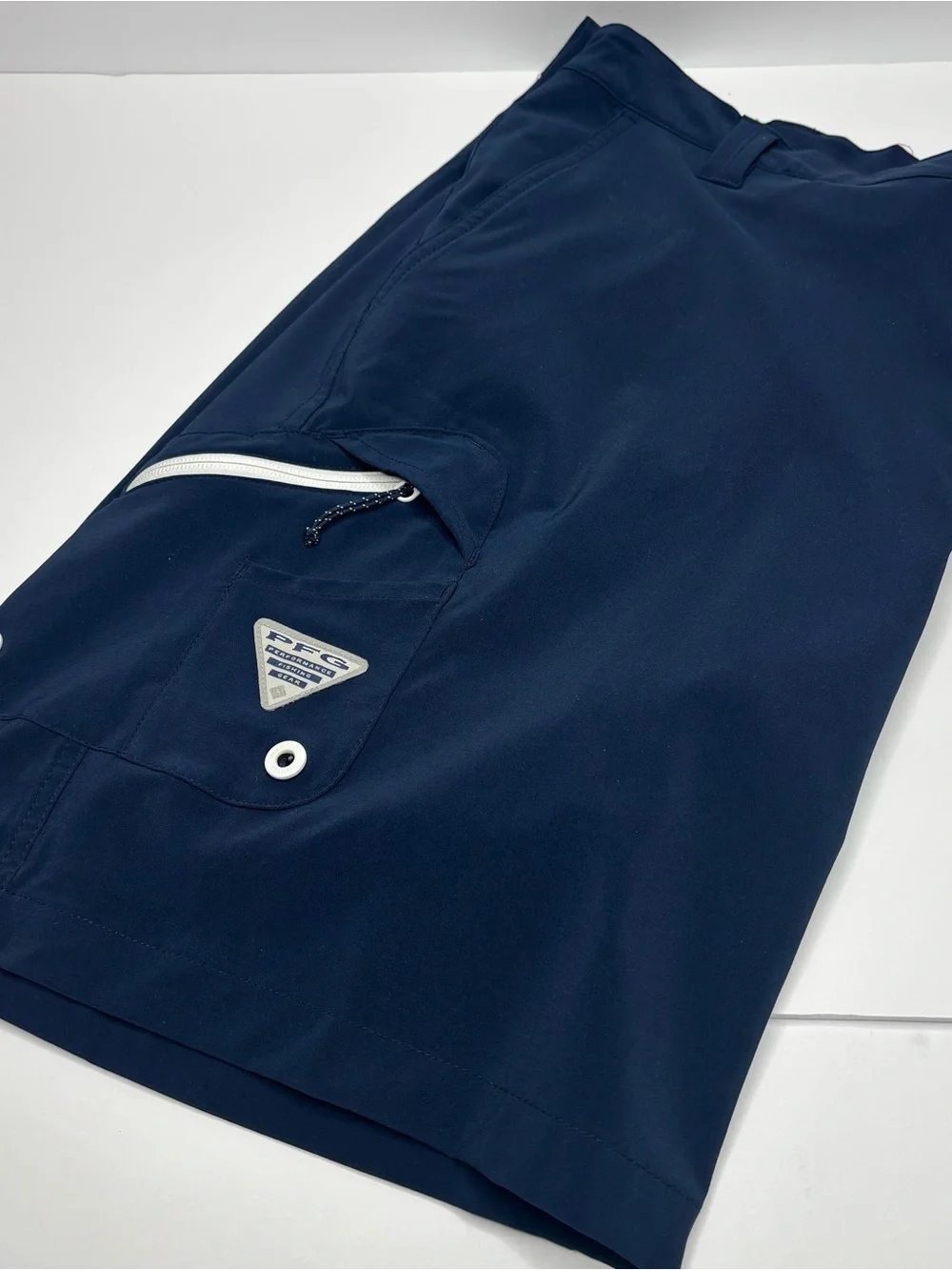 Columbia Navy Blue PFG Cargo Performance Shorts Fish Hike Camp 38”X10” Like New